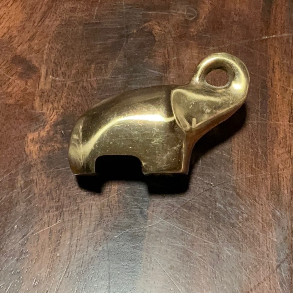 Brass Elephant Paperweight Made in Korea - Picture 4 of 6